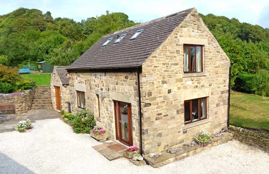 Discover the timeless charm of Tick Tock Cottage in the picturesque village of Baslow, at the heart of the Peak District National Park! 🛏️ Sleeps 1-4 theholidaycottages.co.uk/derbyshire/118… #TickTockCottage #Baslow #PeakDistrict #Explore #Derbyshire #Holiday #ChildFriendly #WiFi #Garden