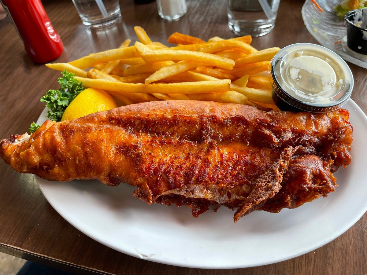 The Lockview Restaurant is now open downtown, and we can't wait to order a filet of walleye 😋 #ilovethesoo