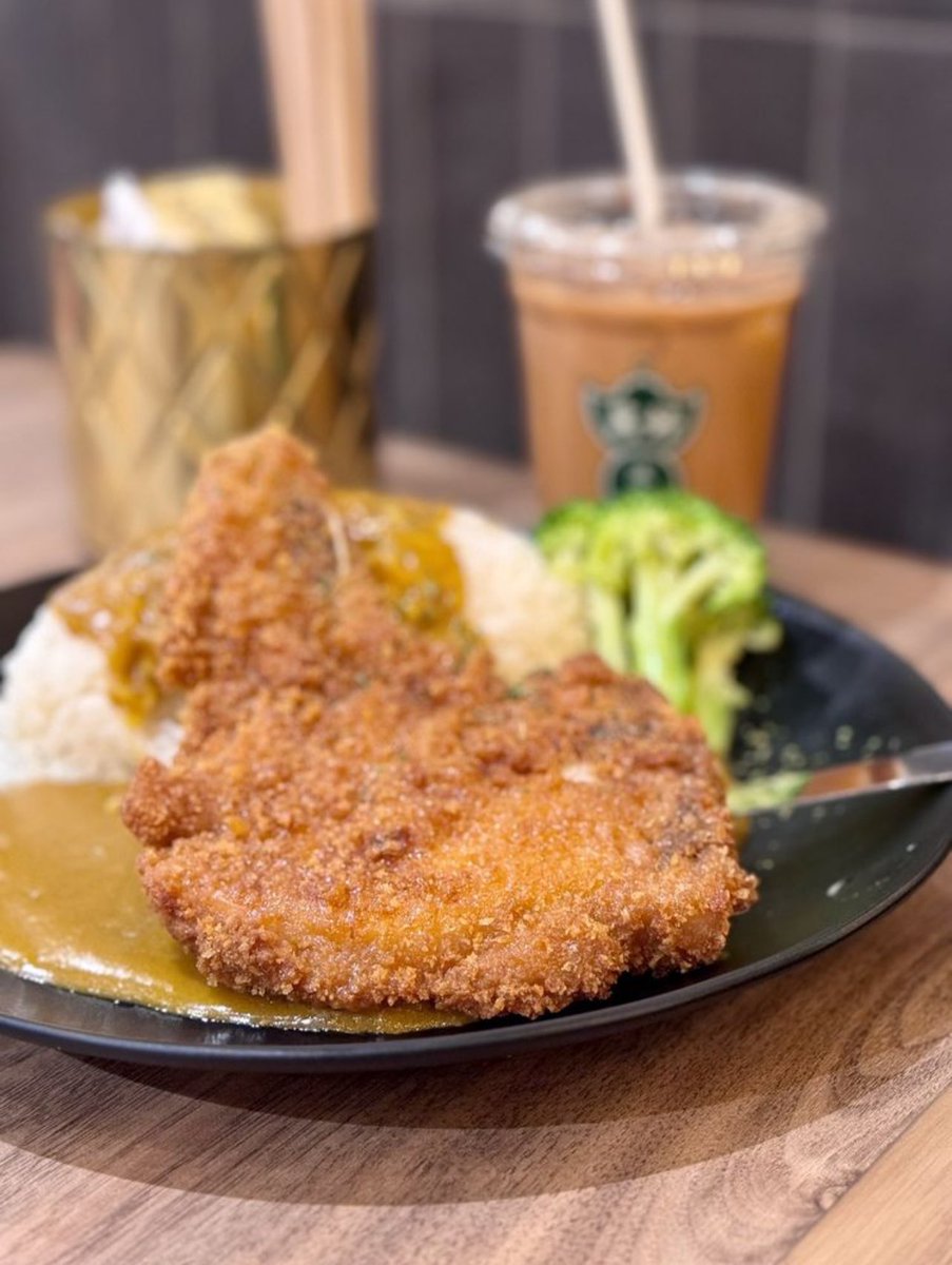 Lunch - tomato bisque soup, fried pork chop, chicken donkatsu with curry 🤗😋 
#foodblogger #foodie #foodphotography #foodlovers