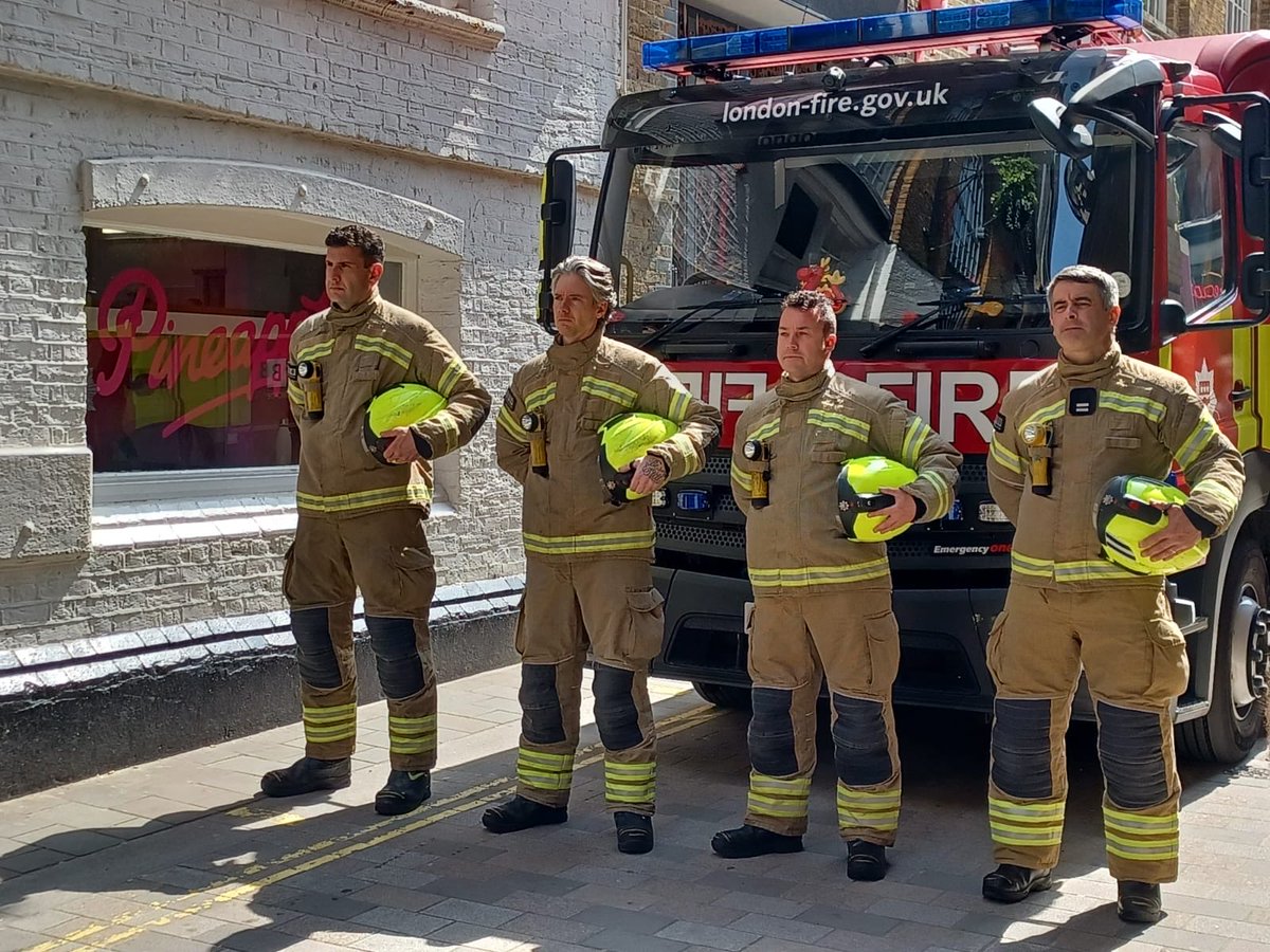 Soho White Watch were very proud and honoured to be part of an unveiling of a Red Plaque today. Three of our brothers from Clerkenwell Fire Station lost their lives on this day in 1954 in a building fire in Langley Street. ⁦@LondonFire⁩