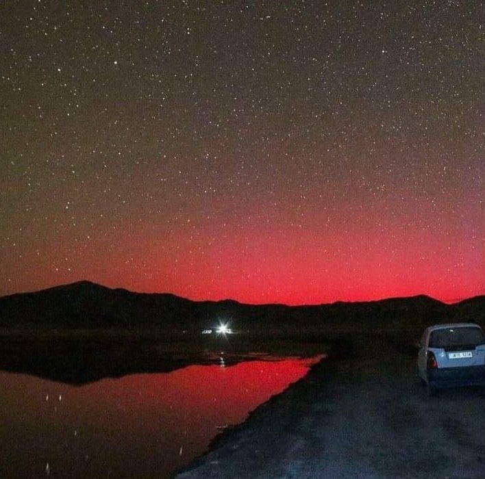 Aurora borealis seen first time in India! Over Mt Saraswati , In Ladakh!