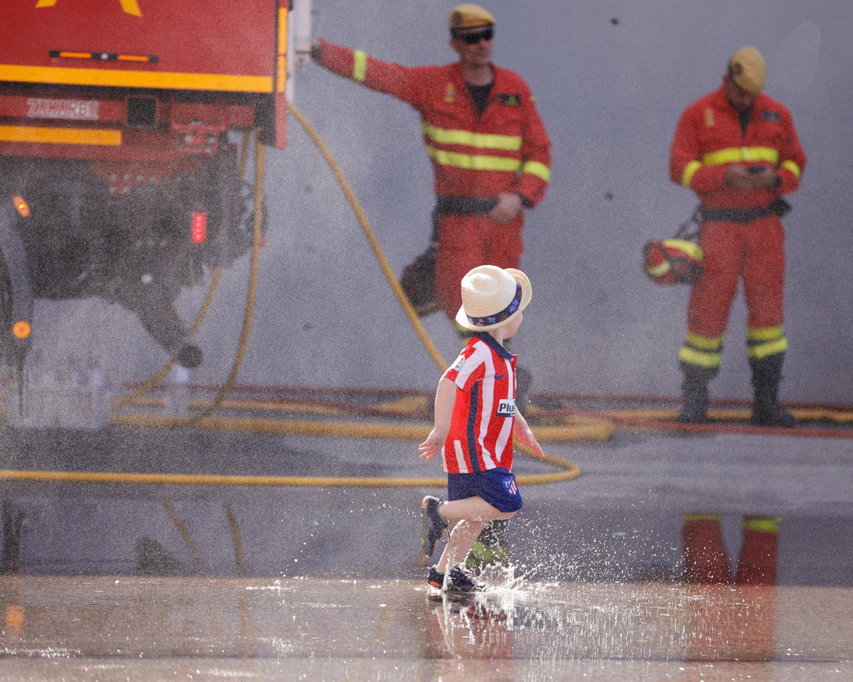 🌞 ¡Qué espléndida la tarde de sábado de la cual estamos gozando en el Fin de Semana del Niño!

Ni la pausa de hidratación detiene la diversión en el Cívitas @Metropolitano 🚿😜