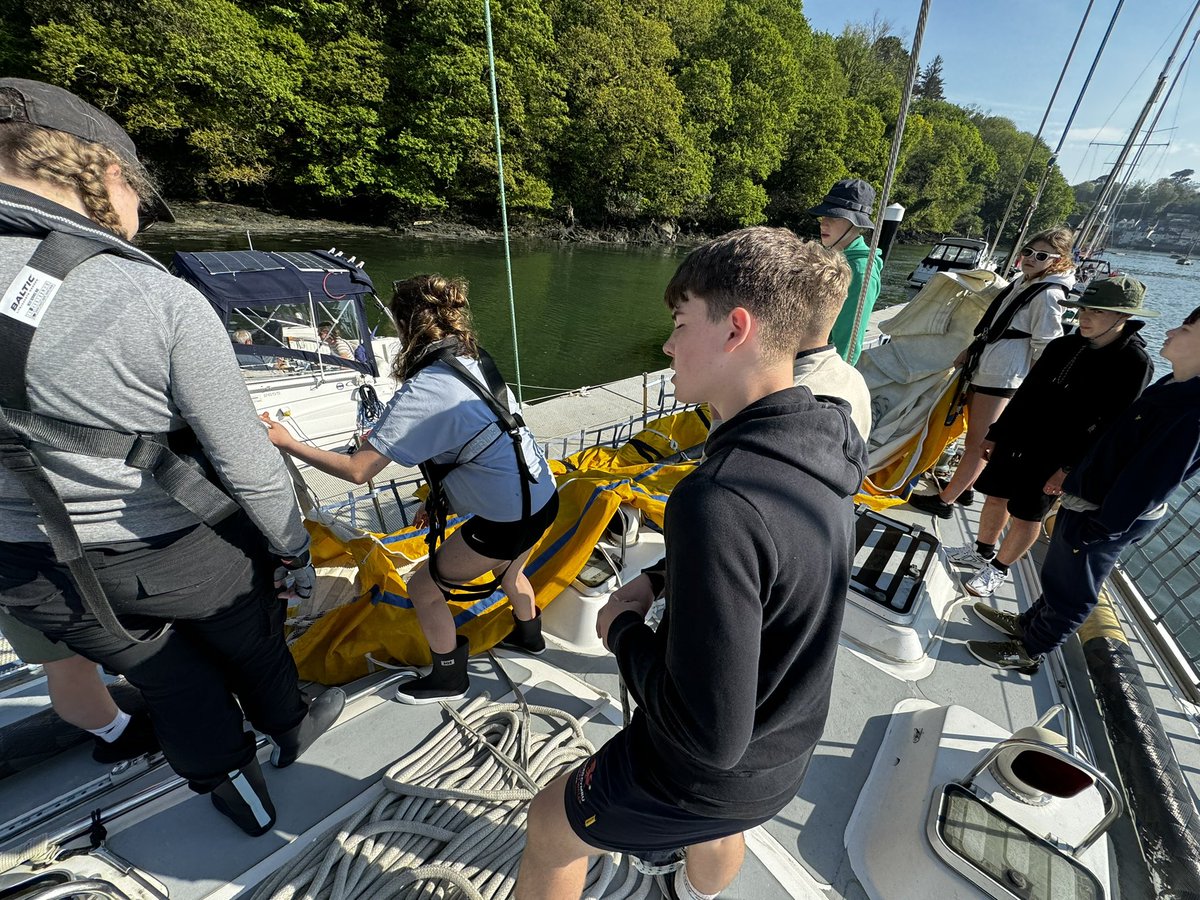 Gwleidyddiaeth Y Strade tweet media