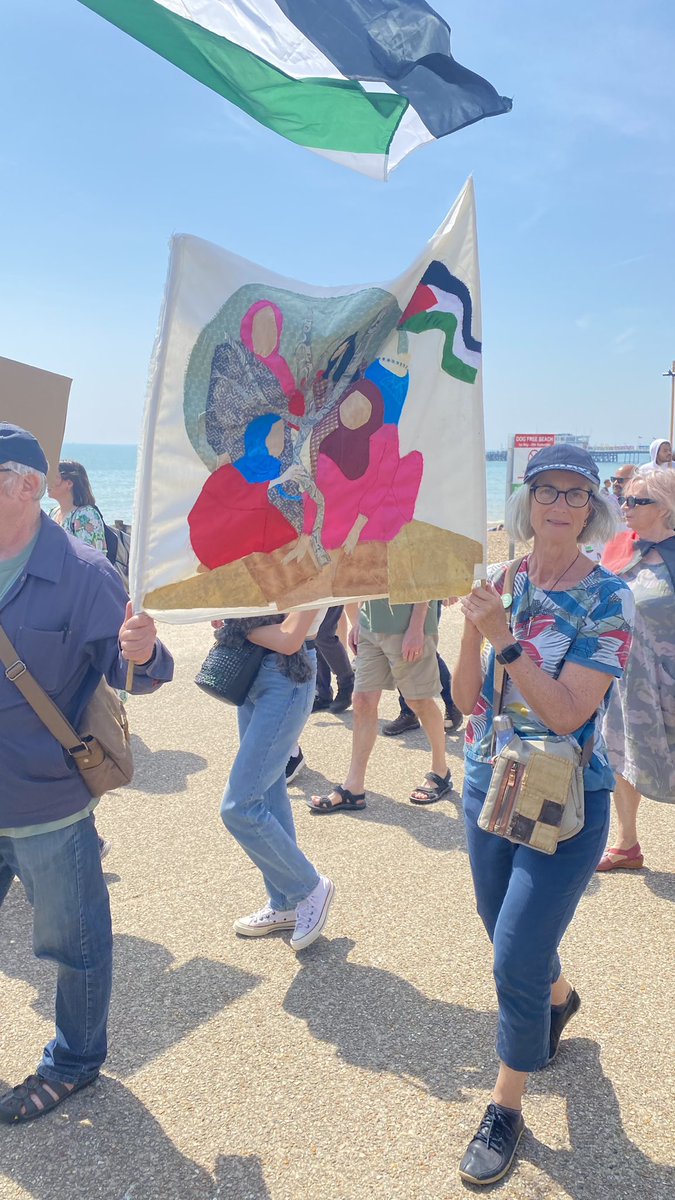 Pleased to join today's march in Worthing, calling for an immediate ceasefire in Palestine, to allow humanitarian aid and stop the loss of life amongst civilians, especially children. #ceasefirenow