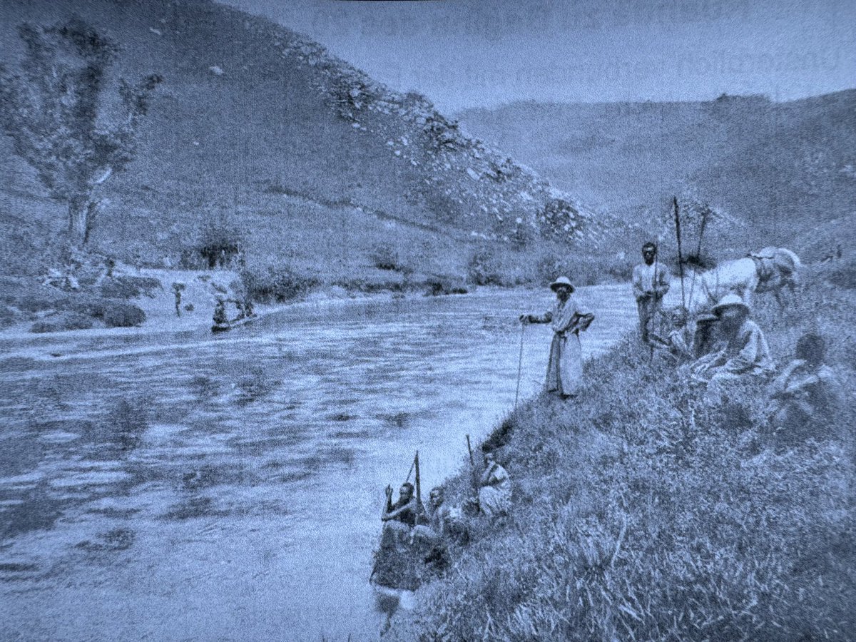 @albcontact I can also add this one showing the Majestic Nyabarongo River. 21.1.1907! Priests Weckerle, Barthelemy and Br Alfred 📷 were going to Nyundo. They arrived there 4 days later. (Archives des PB)