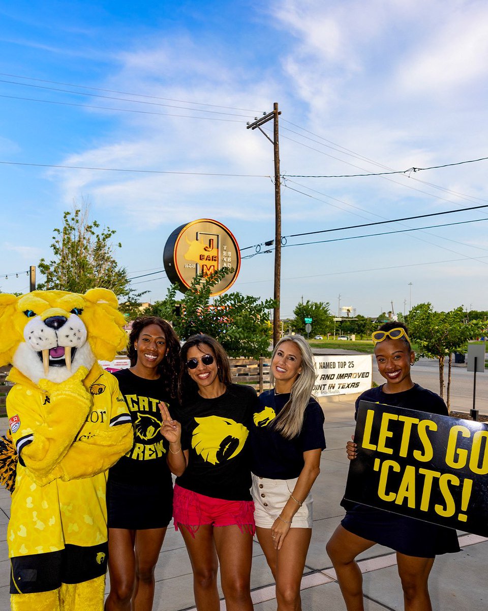 Starting the weekend with a SaberCats Watch Party is the perfect kickoff, especially when it ends with a SaberCats victory! 🎉 

Huge thanks to @jbarmbbq for the incredible hospitality! 🙌
#SaberCatsPartners #MLR2024 #SaberCatsRugby #HoustonSaberCats