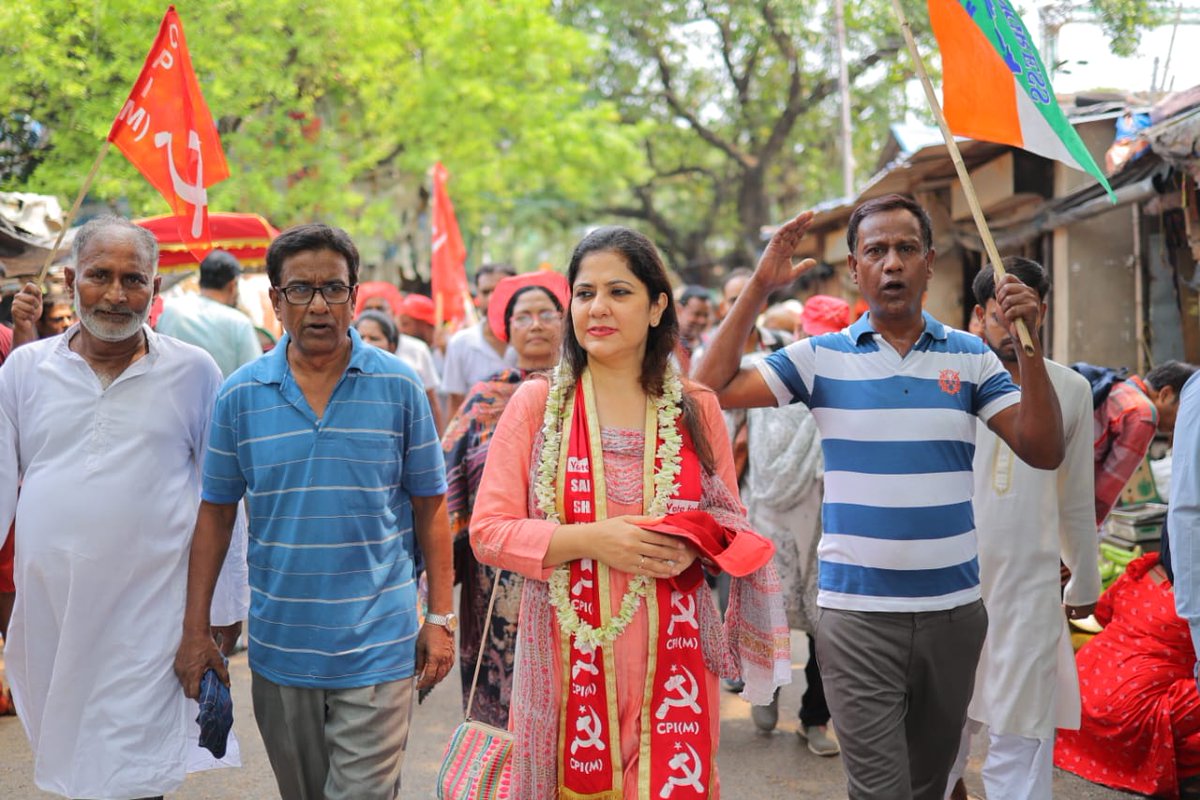 Both the flags in support of my candidature this time.Left and Congress.

#DefeatFascism #Vote4India #Vote4Left 
#SairaShahHalim4KolkataSouth