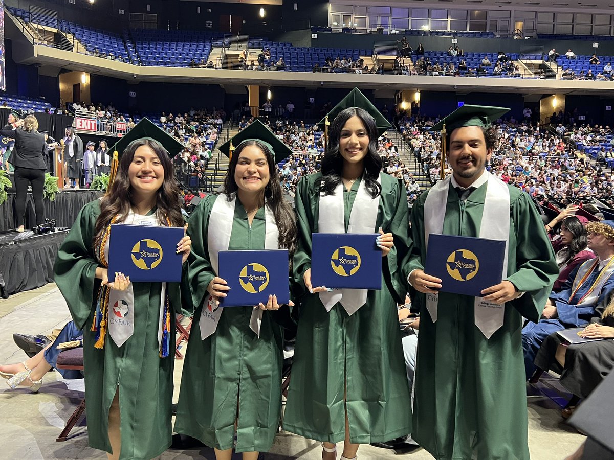 More Lone Star Grads!