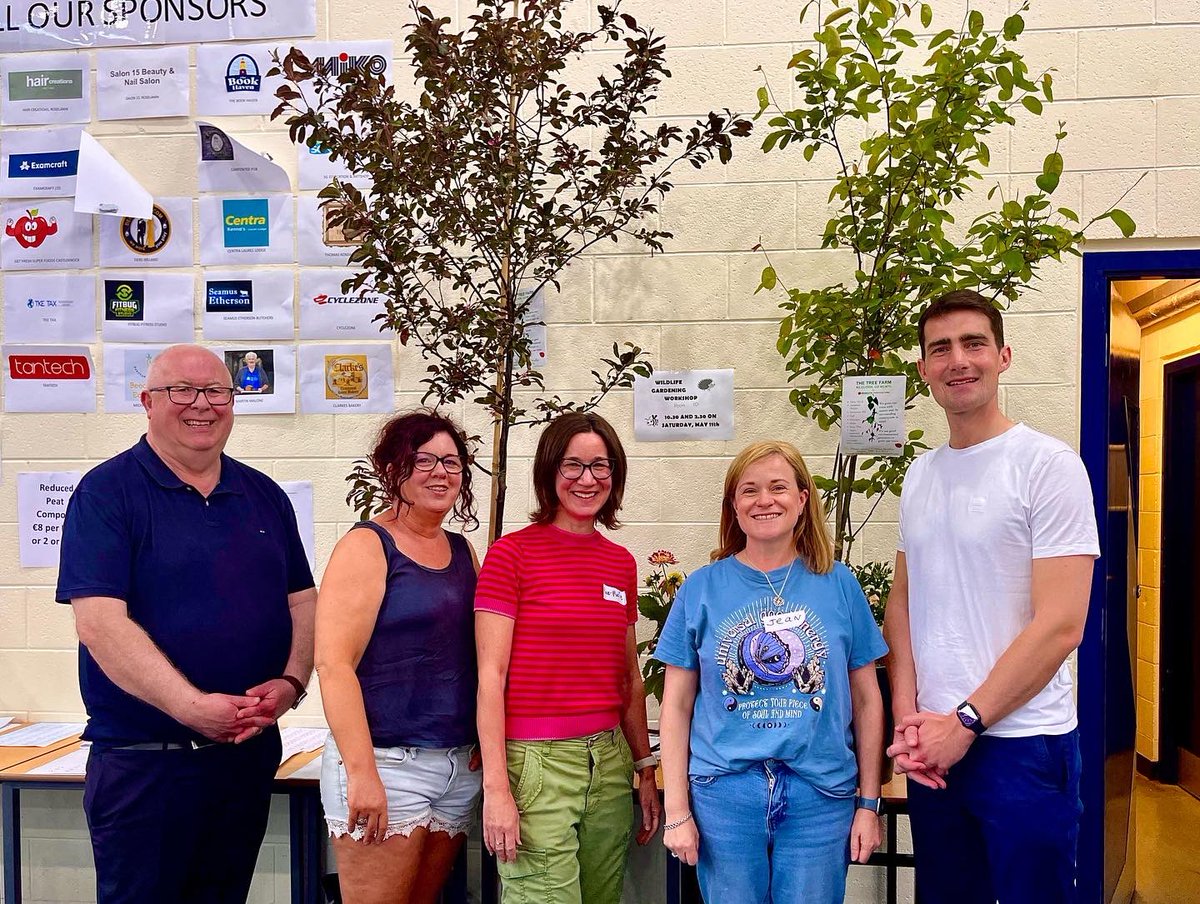 jackfchambers's tweet image. Well done to all volunteers who ran the CCC Plant Sale fundraiser this year for Castleknock Community College @CCCPA2. Great to visit to buy some of what was on display along with Cllr.Howard Mahony! Positive to see so much support from across the community! 🌻 🌱🪴 #CCCPlantsale