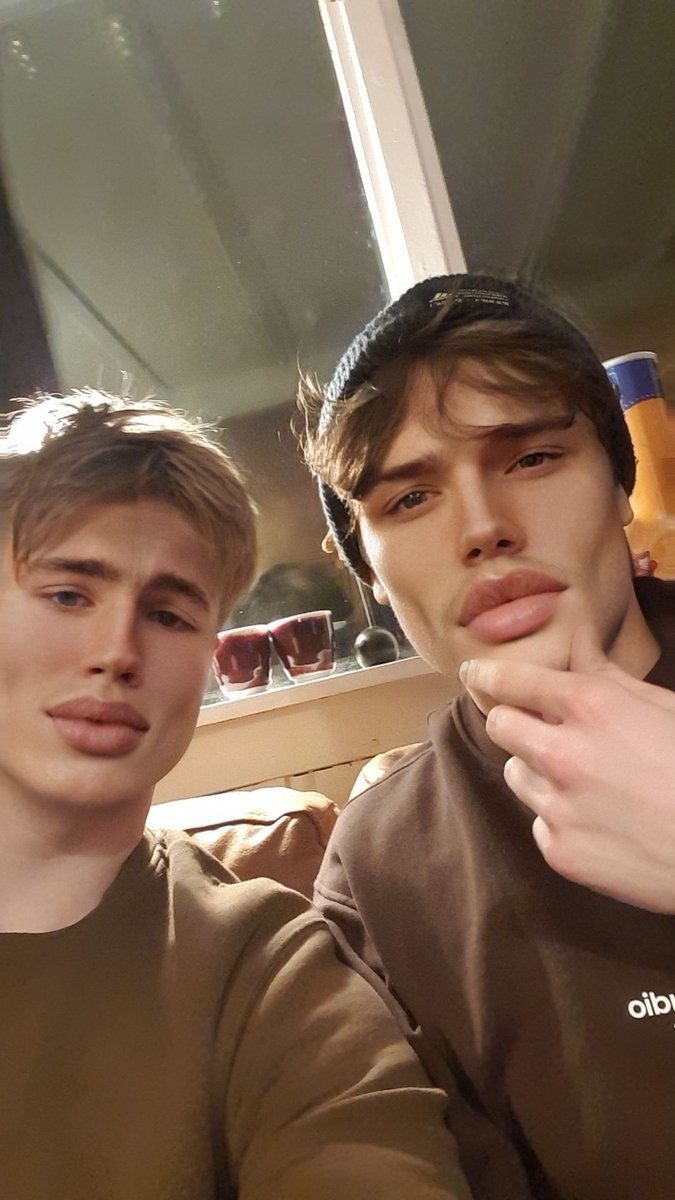 woahwhat01's tweet photo. Narsissistiske rasshøl som trur dæm alljer gjør nå feil burd sætt sæ ne å hoill kjæft frfr #norgefitte
Another mobba banger tweet© https://t.co/aKI3CtzkxA