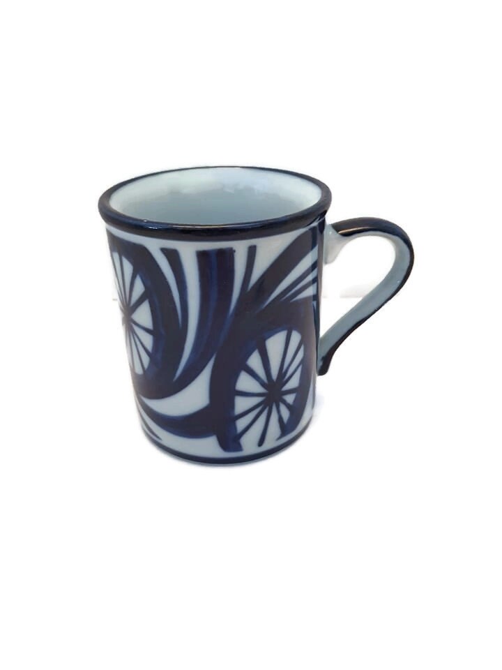 vintage Nordic coffee tea mug wheels in the wind tuppu.net/3151e582 #kitchenconnection #Etsy #HandPainted