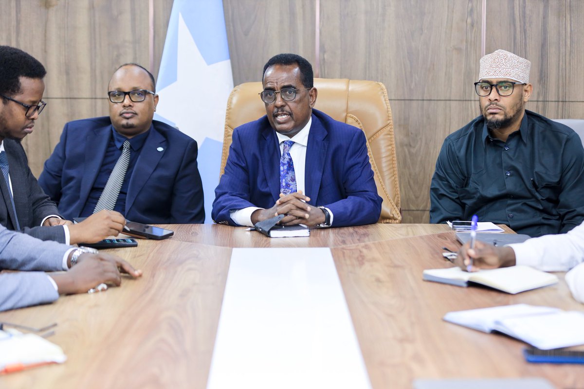 AbdirhmanNur's tweet image. Reflecting on the achievements of H.E @AliYusufHosh, Minister of @MoIFARSomalia, key initiatives include launching the NRF, accelerating the mandates of agencies under the ministry, and fostering efforts to speed up service delivery for districts in the #Stabilization program.