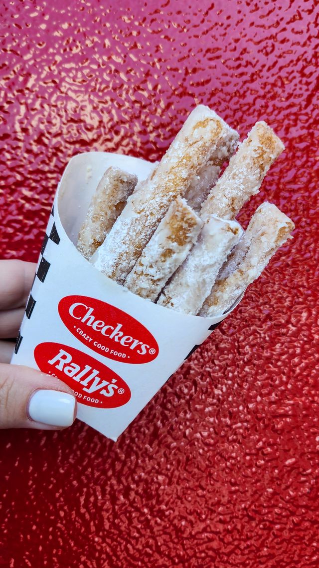 Drop a ❤️ if you love our funnel cake fries or 🍟 if you have not tried them yet. #eatwhatyouwantday