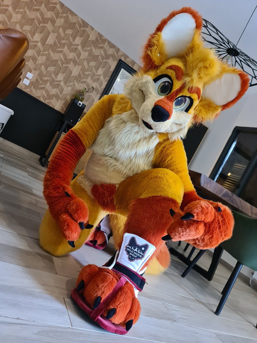 Dogtor Dedran 🔜 NFC, CFZ, BFF (@dedranmanedwolf) on Twitter photo Late for #FursuitFriday (I'm a bit overworked, sorry 😭) but hear me out.
One of the things I like the most about <a href="/wildnorsewolf/">Norsewolf • 北欧狼</a> work on my fursuit are those shoes. They're rad!
📷: <a href="/Tau_Yote/">A Yote Called Tau</a> Late for #FursuitFriday (I'm a bit overworked, sorry 😭) but hear me out.
One of the things I like the most about <a href="/wildnorsewolf/">Norsewolf • 北欧狼</a> work on my fursuit are those shoes. They're rad!
📷: <a href="/Tau_Yote/">A Yote Called Tau</a>