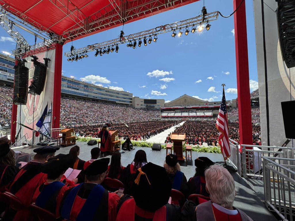 Congrats to all @UW_LSC, @UWMadisonCALS, and @uwmadison graduates. It’s truly been a privilege. #uwgrad #uw175