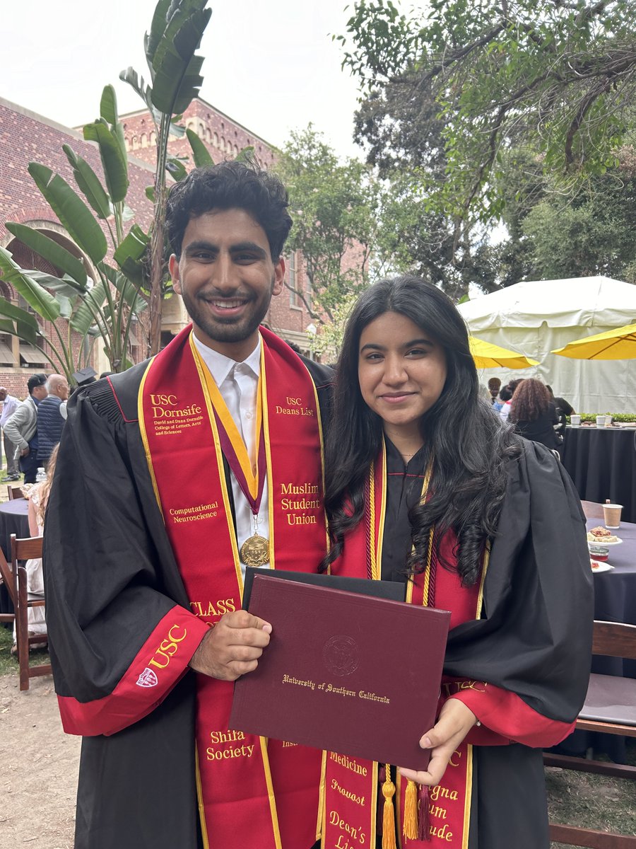 ✨What's better than 1 Trojan? TWO!!! ✌️Congratulations to these siblings who graduated on the same day! Fight On and congratulations!