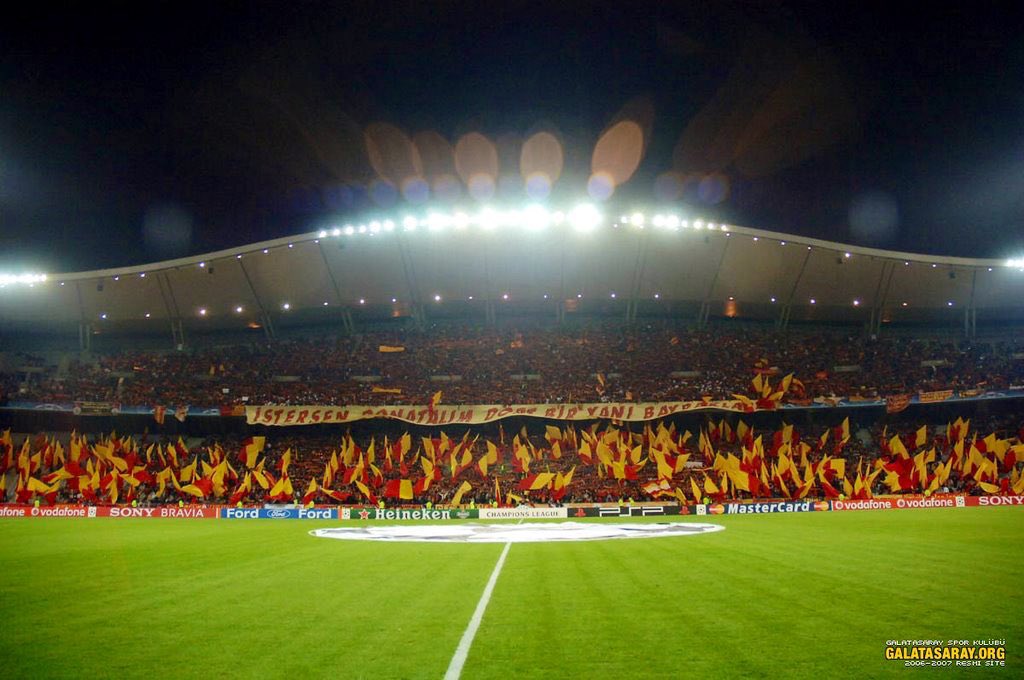 Büyük Galatasaray taraftarı! Yarın Atatürk Olimpiyat Stadyumu'nda saat 19.00'da başlayacak maçımıza gelecek taraftarlarımızın, kapı açılış saati olan 16.00'dan önce stadyumda yer alması büyük önem arz etmektedir! Gerek stad ulaşımının yetersizliği gerekse stad turnikelerinin…