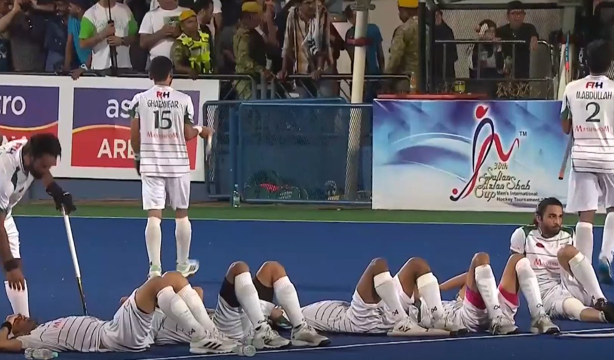 MZshanTweets's tweet photo. Super proud of Pakistan's hockey team, they played well throughout the Sultan Azlan Shah Hockey tournament 🙌🏻.
Unfortunately, result wasn't in our favour in Final !!
Well Played ! Better luck next time!
#Hockey #PakvsJapan #Final https://t.co/xnFGckJs72