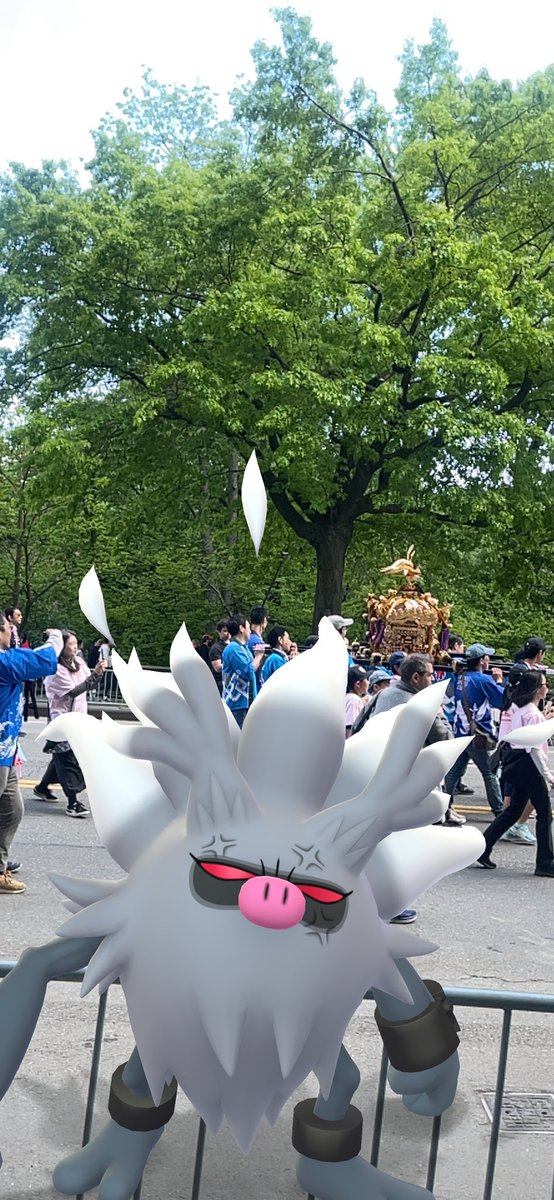 I put my Pokemon in the middle of the Japan parade so that he could feel at home. It’s the most clever thing Ive done this month.🤣🤣

#japanfestival
#PokemonGO