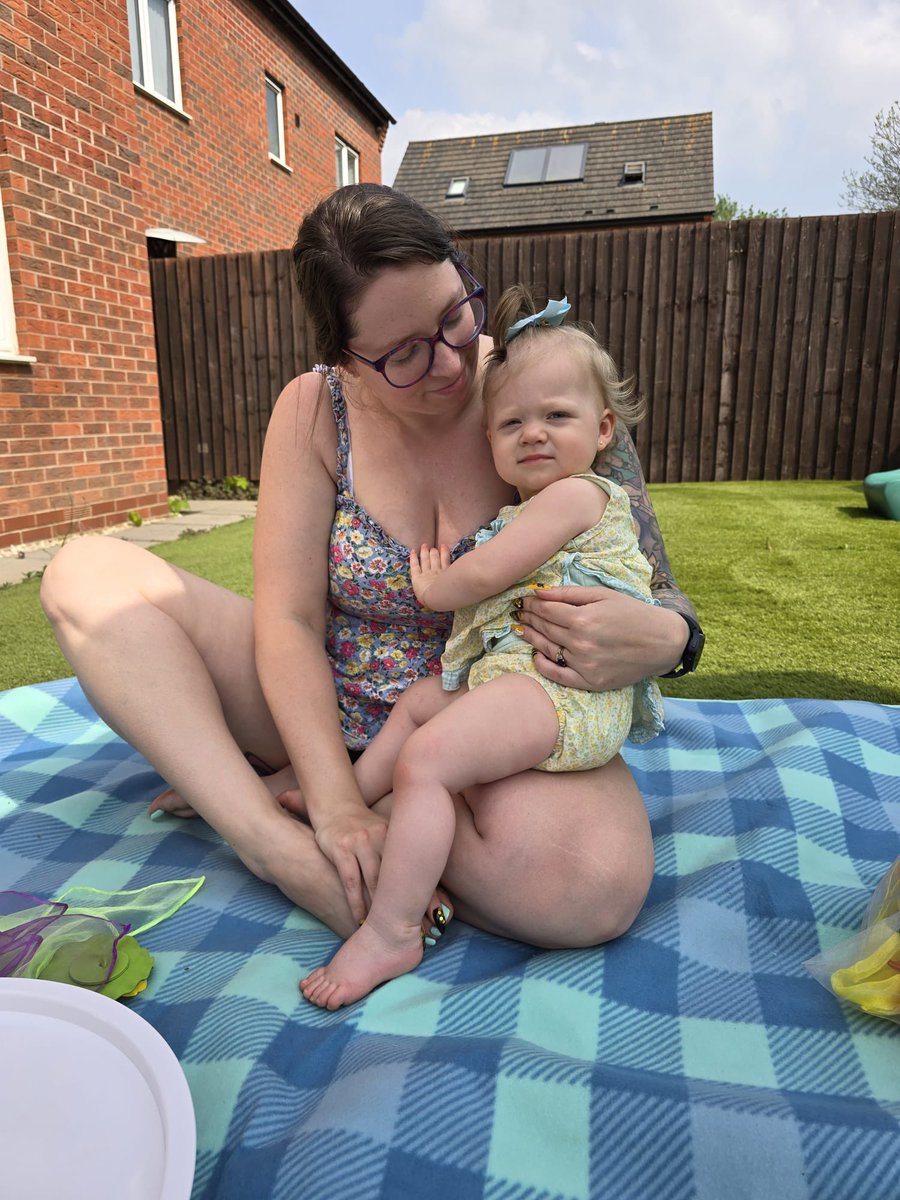 LukeClayson's tweet image. A lazy day at home in the garden.