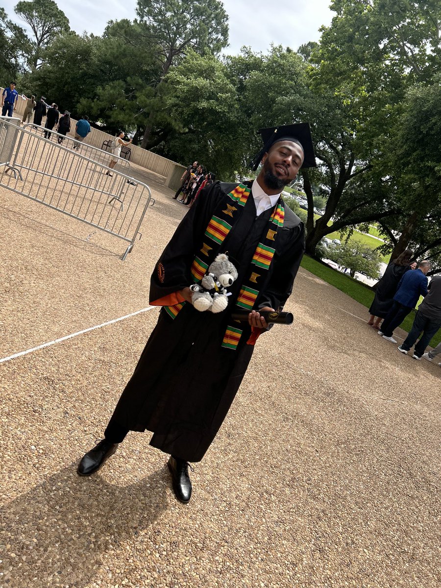 Congratulations are in order for our Spring ‘24 graduates Aniya, Delilah, Eli, Markeith and Mike! The family loves you and wishes you nothing but success in the near future🖤 #BPG4L #ProdigiesGraduate⭐️