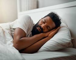 Nighttime habits can make a BIG difference for your brain health. Learn tips for a better night's sleep & a sharper mind! #BrainHealth #SleepHygiene zurl.co/ExO9