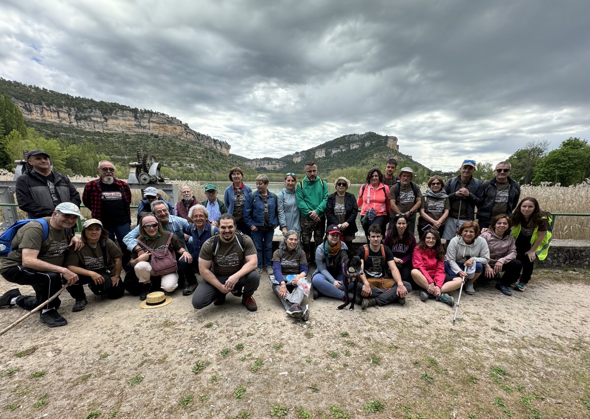Un año más celebrando y divulgando la #geología de Cuenca en el #Geolodía24

Este año lo hemos celebrado en Uña, un entorno privilegiado. Hemos podido visitar las lagunas del presente y entender las del pasado. Gracias a todos por venir y participar en el #Geolodía 😊⛰️