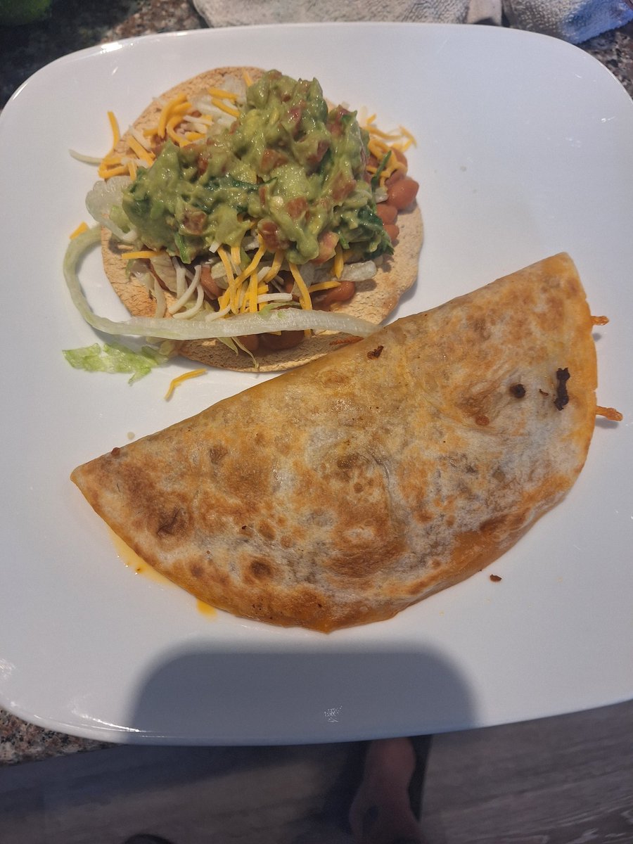 Keeping it simple. Beef taco and a bean tostada. 
@BrandonDonkey2 
#mfermeals