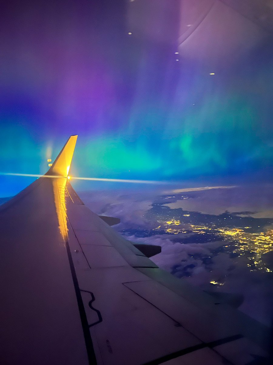 an incredible flight view

#aurora