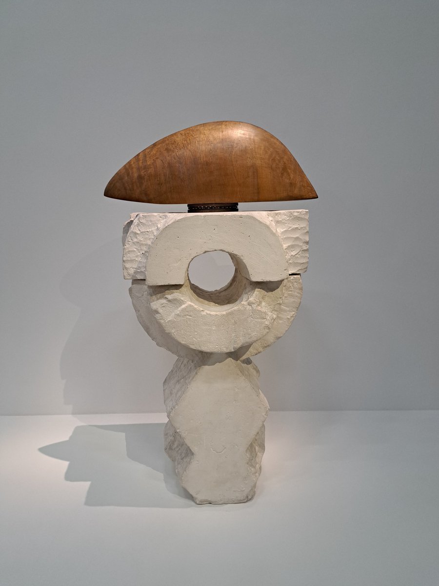 'Quand vous voyez un poisson, vous ne pensez pas à ses écailles, vous pensez à la vitesse de son mouvement, à son corps étincelant et flottant vu à travers l'eau. Eh bien, voilà ce que j'ai voulu exprimer.' #Brancusi @CentrePompidou #ExpoConstantinBrancusi #ExpoBrancusi #paris