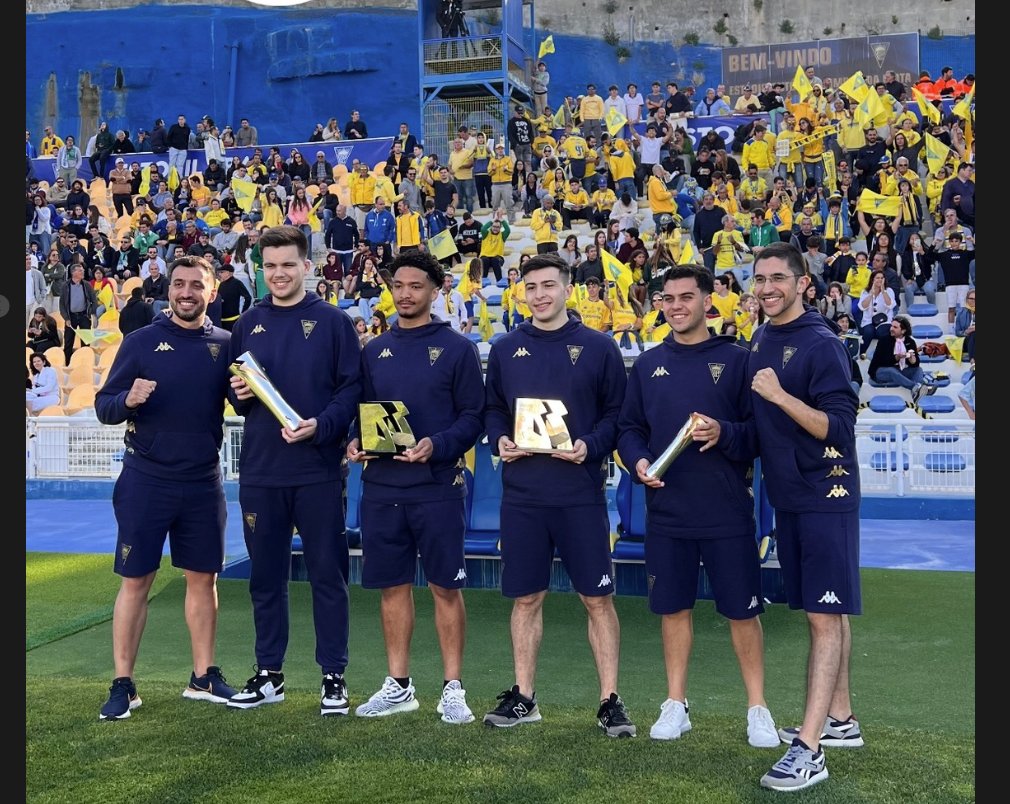 22 ESPORTS (@22esports) on Twitter photo Classe, apresentados hoje no Coimbra da Mota , <a href="/22Esports/">22 ESPORTS</a> e <a href="/estorilpraiasad/">Estoril Praia SAD</a> vencedores da Taça da eLiga, SuperTaça e Vice-Campeões Nacionais.
Parabéns a todos !!!
@insertpt <a href="/diogo_silva33/">Diogo Silva</a> <a href="/walgidio_/">Walgídio Santos</a> <a href="/16_peter_/">Peter</a> <a href="/danisoares2005/">Dani🇵🇹⚡️</a> e <a href="/tsx_weasel/">Tiago Sousa</a> Classe, apresentados hoje no Coimbra da Mota , <a href="/22Esports/">22 ESPORTS</a> e <a href="/estorilpraiasad/">Estoril Praia SAD</a> vencedores da Taça da eLiga, SuperTaça e Vice-Campeões Nacionais.
Parabéns a todos !!!
@insertpt <a href="/diogo_silva33/">Diogo Silva</a> <a href="/walgidio_/">Walgídio Santos</a> <a href="/16_peter_/">Peter</a> <a href="/danisoares2005/">Dani🇵🇹⚡️</a> e <a href="/tsx_weasel/">Tiago Sousa</a>
