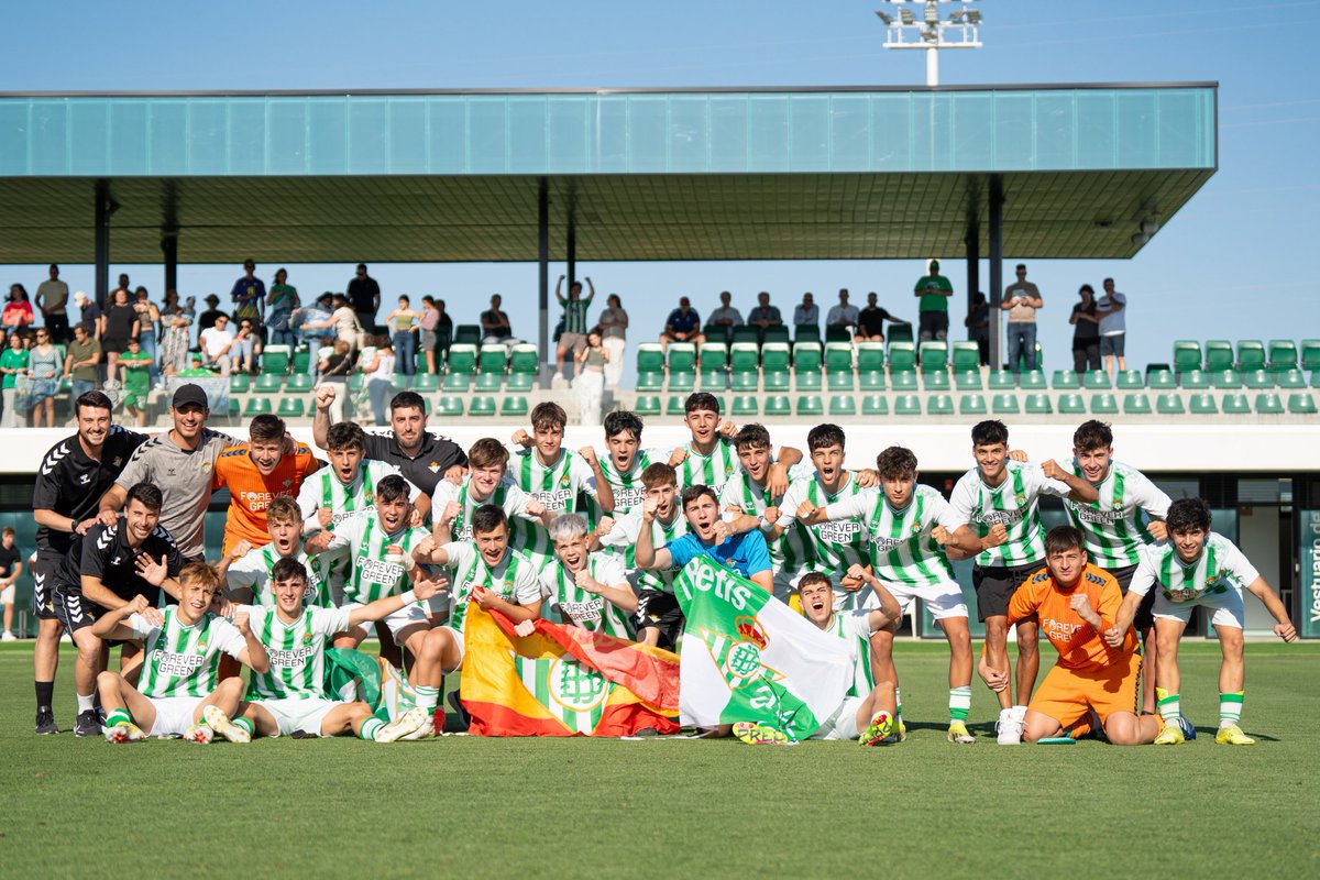 🏆 División de Honor Cadete A.

Real Betis 3-1 UD Almería
⚽ Jairo, Casti y Lidueña.

¡𝗖𝗔𝗠𝗣𝗘𝗢𝗡𝗘𝗦 𝗗𝗘 𝗔𝗡𝗗𝗔𝗟𝗨𝗖𝗜́𝗔! Nuestro equipo pone el broche de oro a una temporada de ensueño en la que no dio ninguna opción a sus rivales.

#TeQuieroBetis