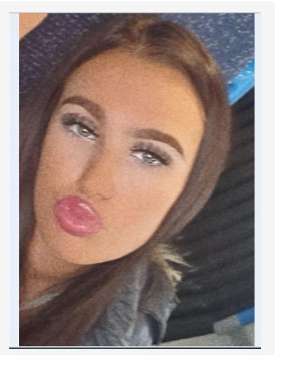 ⚠️ Have you seen #missing 16-year-old Maisie from #Hatfield? Last seen on Thursday 9 May, she is white, 5ft 5in tall, with long brown hair & may be wearing black fluffy sliders, black leggings and a black puffer jacket. She has links to #Plumstead, south-east London. 📞 Call 999