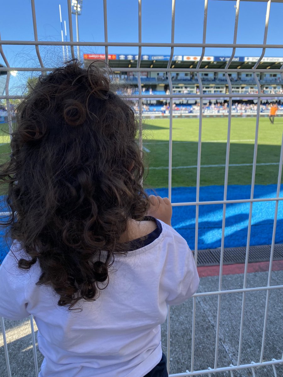 « Papa, on pourra revenir voir le CO ? »

En 🔵⚪️ dès le plus jeune âge 🥰 

#TeamCO