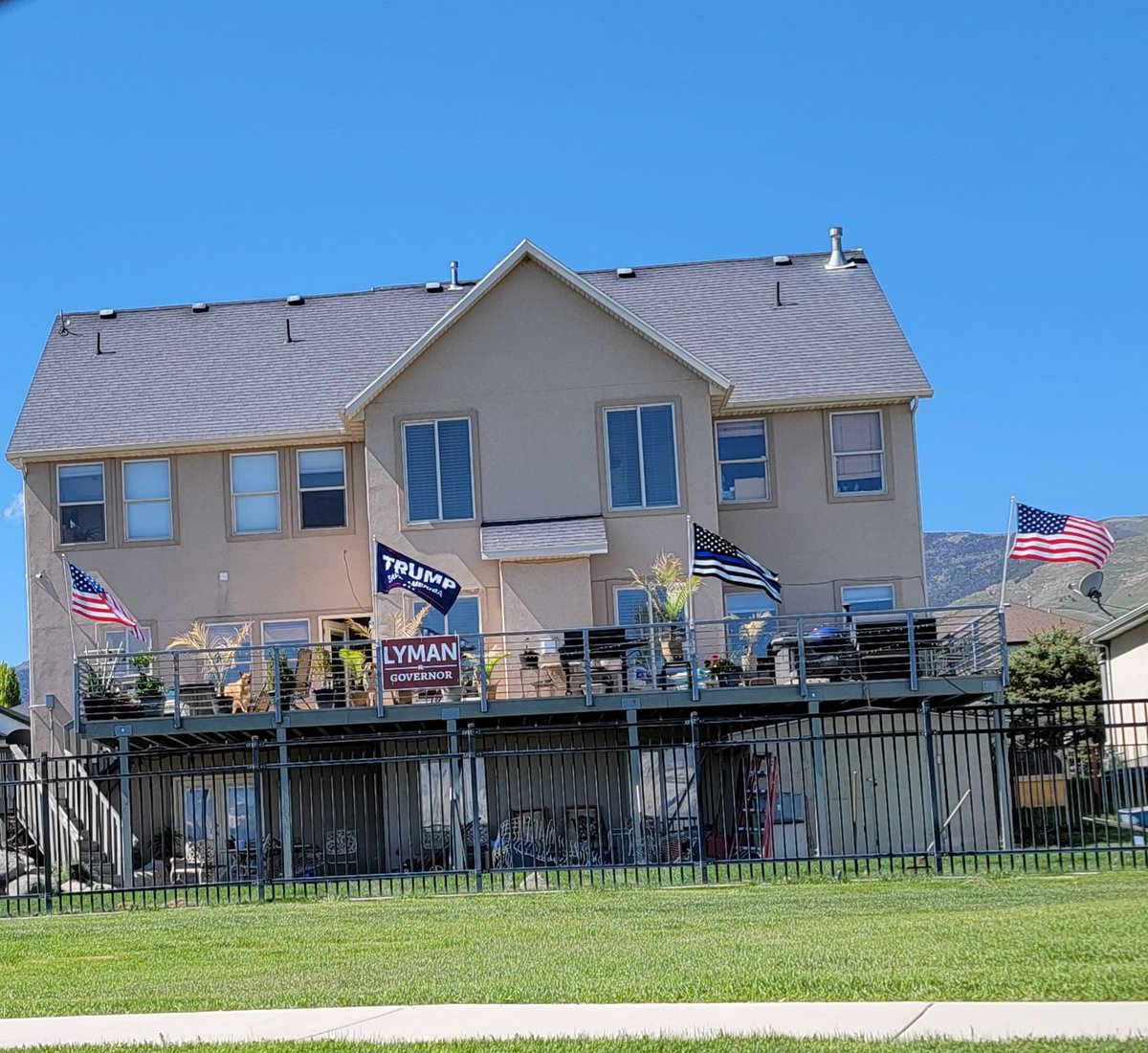 This home was spotted in Saratoga Springs. Utah county appears to be leaning strongly in favor of @phil_lyman.  #utpol #utleg #Utah #2024Election