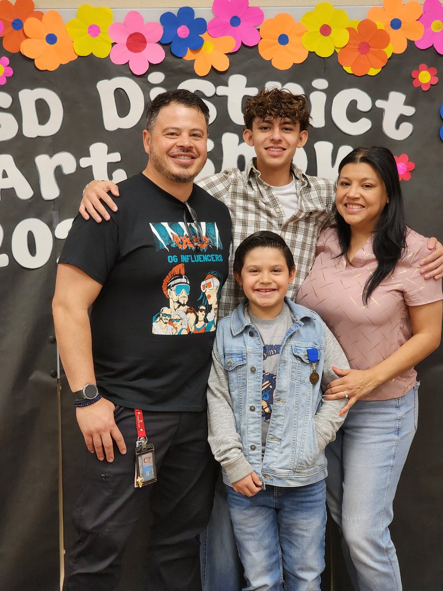 YRomero_ESS's tweet image. Super proud of our Knight Art Winners! Congratulations Knights! #TeamSISD #ItsAnItuarteThing