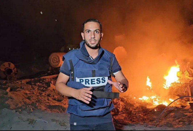 Iof have struck the home of Al Jazeera correspondent&journalist Anas Al-Sharif in the northern Gaza Strip for the second time No injuries have been reported. It is noteworthy that journalist Al-Sharif lost his father due to a previous Israeli bombing of his home a few months ago.