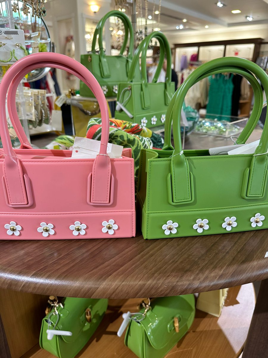 minsung if they were dainty purses with daisies on them