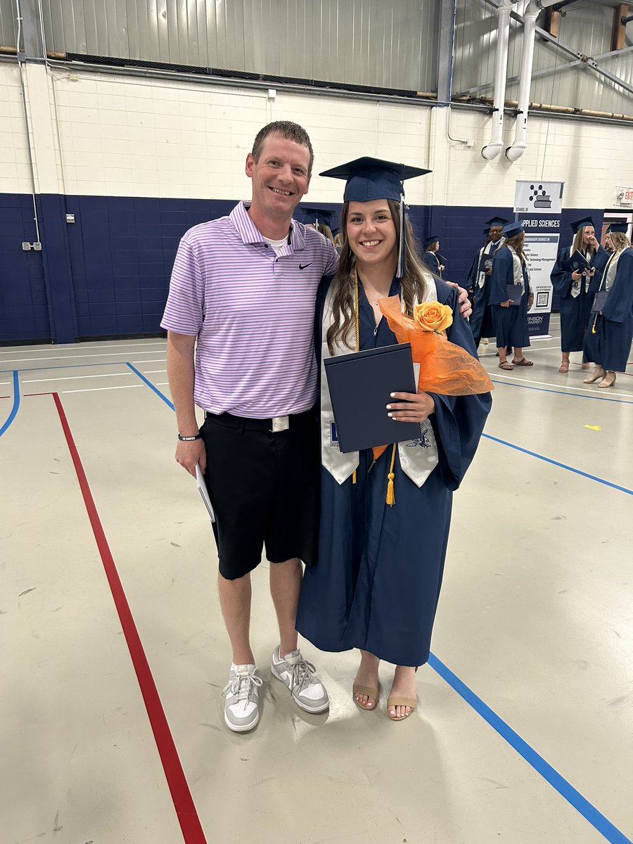 Coach_Nelson23's tweet photo. Graduation day for these three 🥹🥹 So proud of them and all they did for me!! https://t.co/KDVEXMMEse