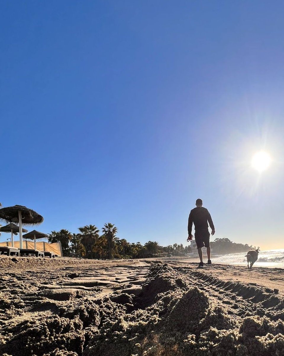 A morning walk on Playa La Rada, Estepona.

#estepona #costadelsol #spain
