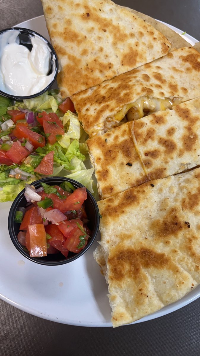 Vincescrabhouse's tweet photo. SEAFOOD QUESADILLA
shrimp / crab meat / crab dip cheddar cheese
#crabs #Maryland #baltimore #seafood #mdcrabs #april #summertime #summer #goodtimes #vibes #foodie #yummy #delicious #oldbay #contest #winner #giveaway #freecrabsallsummer #bestinbaltimore #mdlivin #tasty #shoplo... https://t.co/d4EoWnzH9i