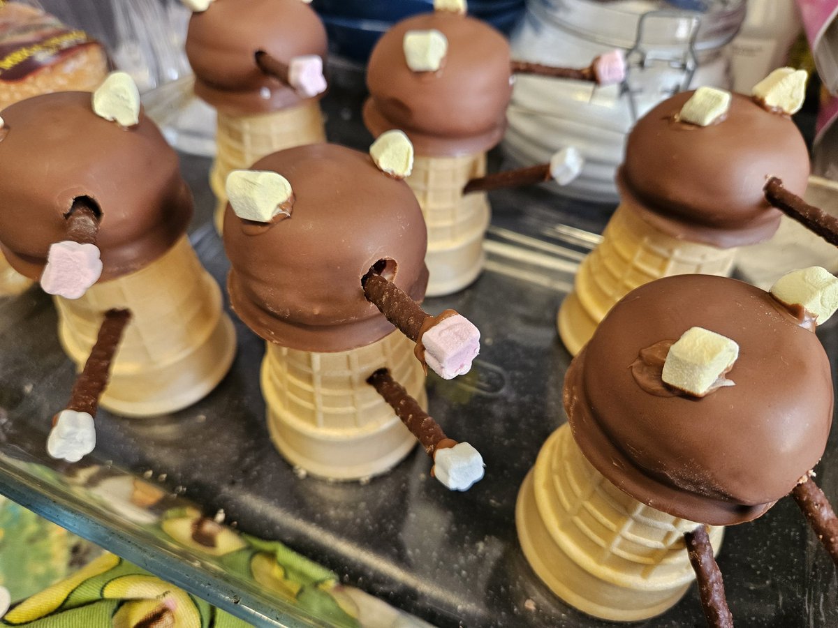 Anne Mainwaring tweet media