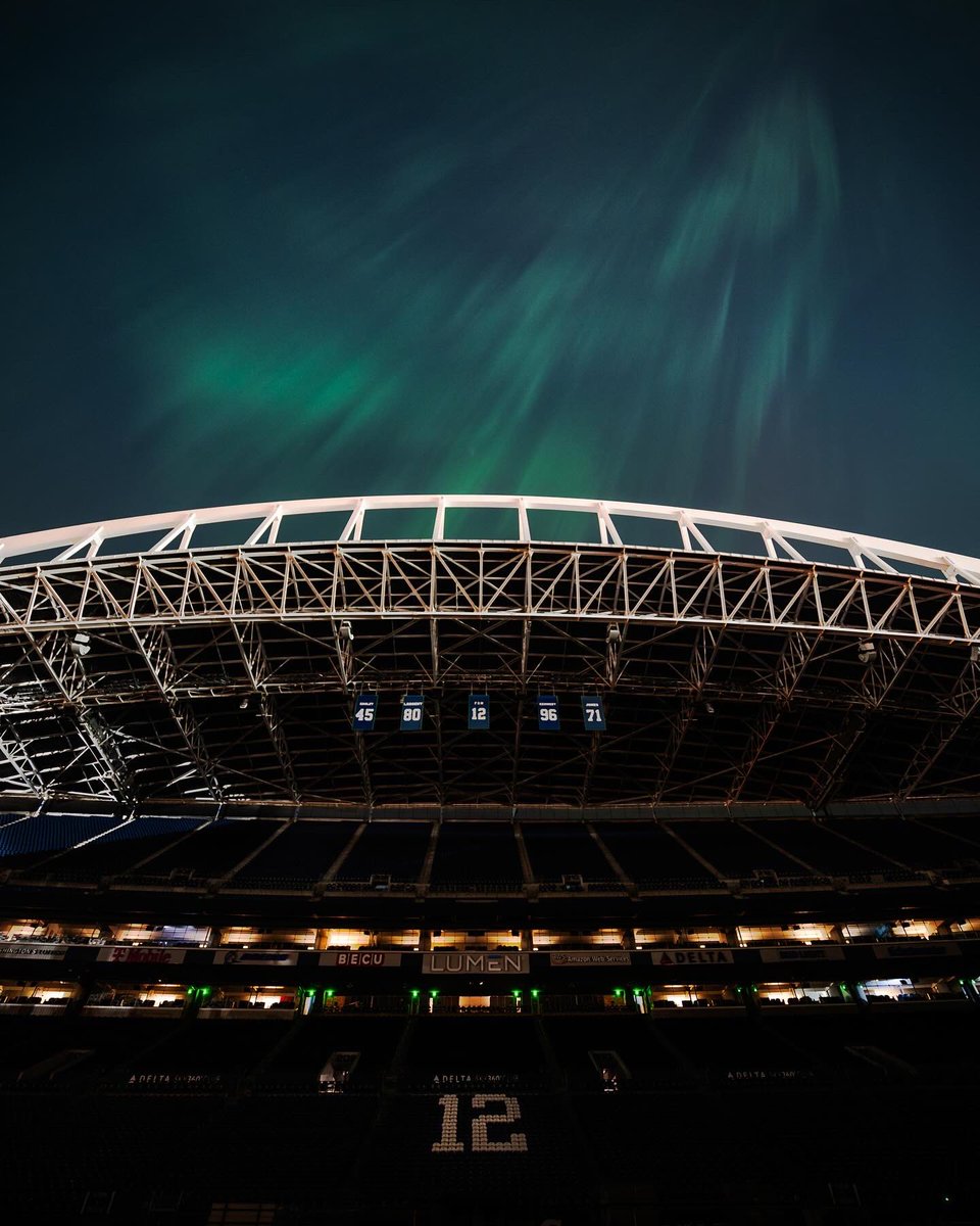 Cool and very rare experience seeing and photographing the Aurora Borealis over Seattle last night. The arches of @LumenField appear bright due to the long exposure required to capture the night sky. 📸: @NikonUSA Z 8, Nikkor Z 14-24mm f/2.8 S lens