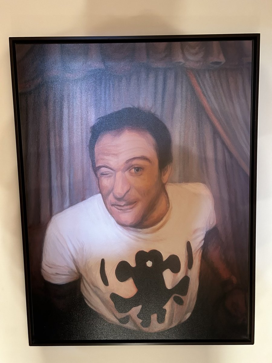 Hey @jeremyknowsVF here’s that #robinwilliams picture I told you about at this week’s 5:55 Space. Also, Great job Ripping 🔥 🔥 🔥 on @fanaticslive Right Now!! #veefriends 🤓