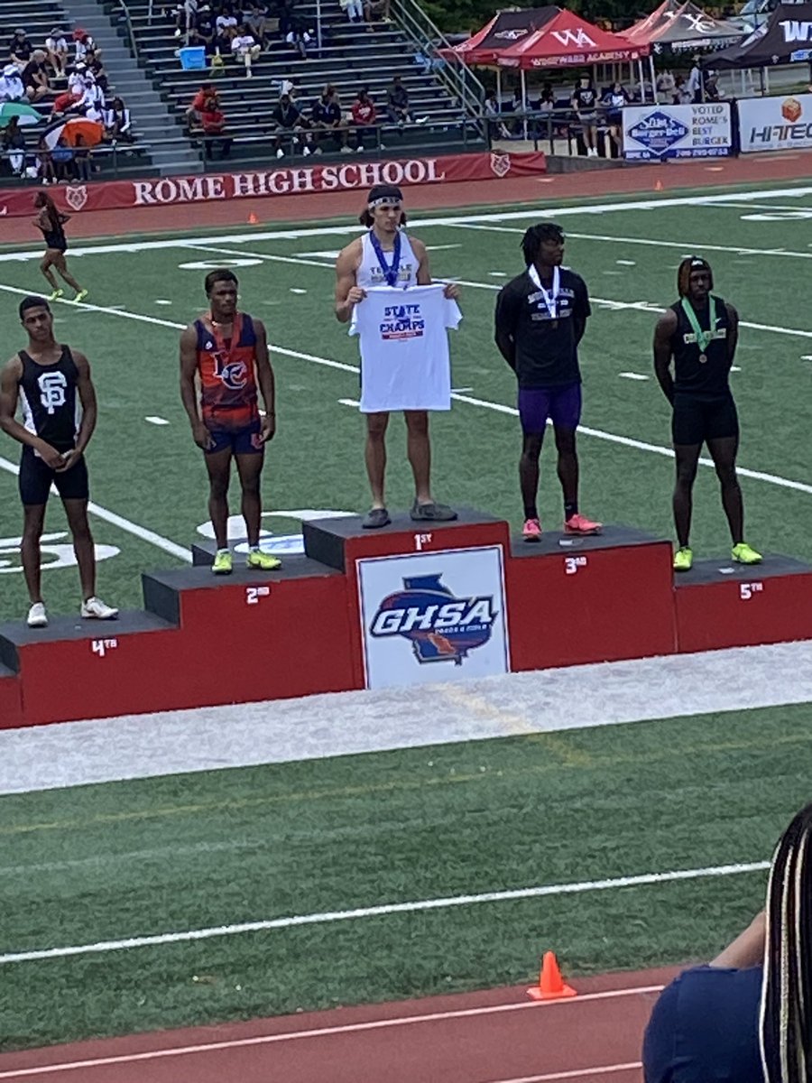 Congratulations to our Temple Tiger Manny Watkins who is the new Single A Division 1—100 meter State Champion. Manny set a new PR at 10.75. #TigerPride #EarnYourStripes