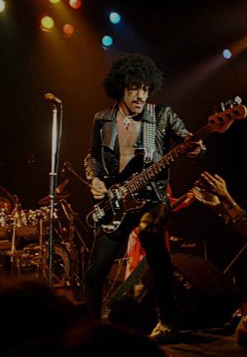 Phil Lynott of Thin Lizzy 1978...🔥🎸

What is your favorite Thin Lizzy song? 🎶

Mine: Cowboy Song...🤠🎵
#PhilLynott #ThinLizzy