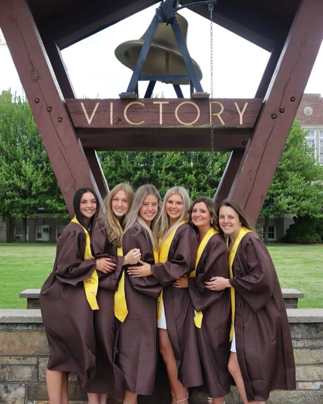 Can’t believe this group is graduating!! Yes they’ve been successful on the field, but we love them even more for the women that they are off of it! Congrats ladies!
#GoValpo #RollBeacs 
<a href="/aubreyramey15/">Aubrey Ramey</a> <a href="/lindseydusatko/">lindsey dusatko</a> <a href="/Cfc10Ray/">Chase Ray</a> <a href="/casseck_/">Cassidy Eckstein</a> <a href="/nikkicoryell13/">Nikki Coryell</a>