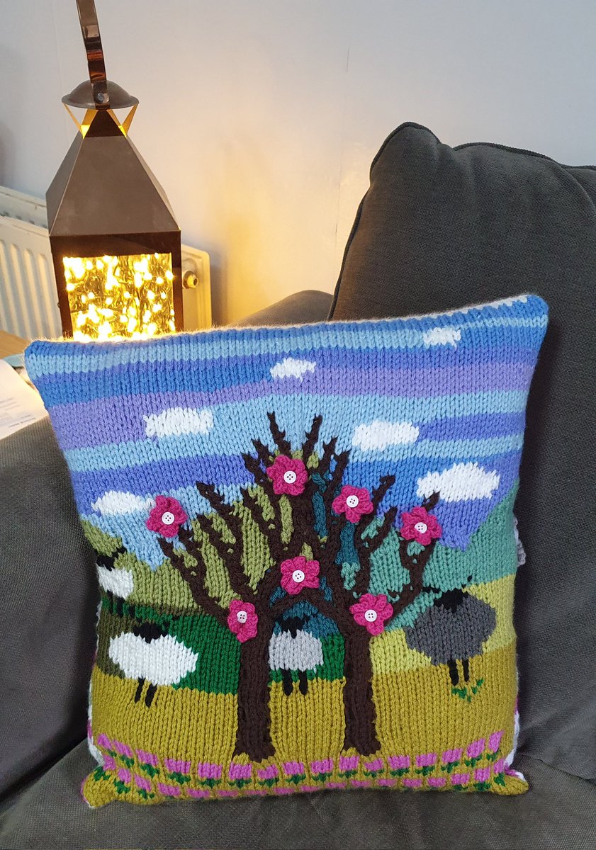 Good evening #networkWithThrive I hope everyone has had a lovely day, I want to show you my knitted 'Springs Here' cushion cover which went to its new home this week. 🌸🐑🌳