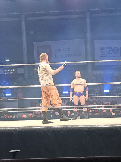 Wardega wrocil z lasu i walczy na PTW!!!!! https://t.co/WzpUVT8rZ2