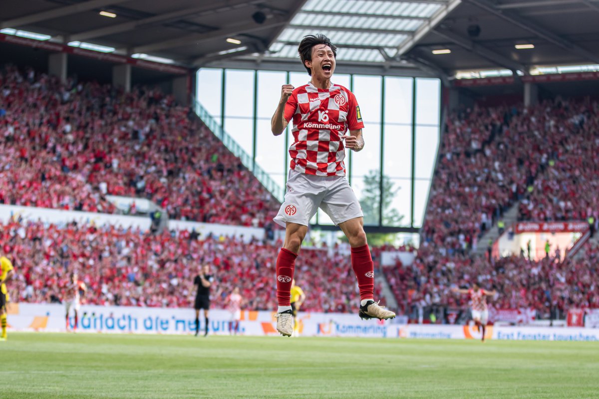 MerkuristM's tweet photo. Grandioser Heimsieg für #Mainz05 ! Mit einer Glanzleistung schießen die 05er Championsleague-Finalist #BorussiaDortmund aus dem Stadion. Am Ende steht es 3:0 für den FSV. Vor dem letzten Spieltag stehen die #Mainzer nun auf Tabellenplatz 15 und können den Klassenerhalt aus eigener Kraft schaffen.